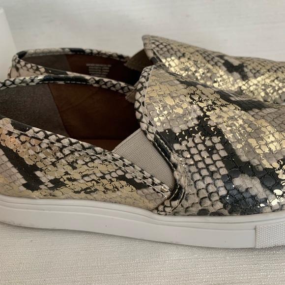 Steve Madden Safary Gold Snake Slip-On Platform Sneaker Woman’s 8M - Picture 7 of 14